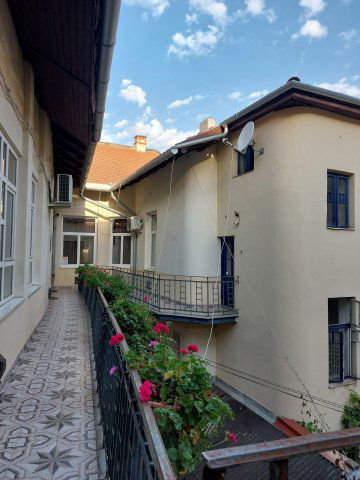 Kiadó iroda, Szolnokon 220 E Ft / hó, 3+1 szobás