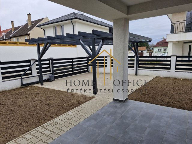 Eladó ikerház, Tégláson 84.9 M Ft, 3 szobás