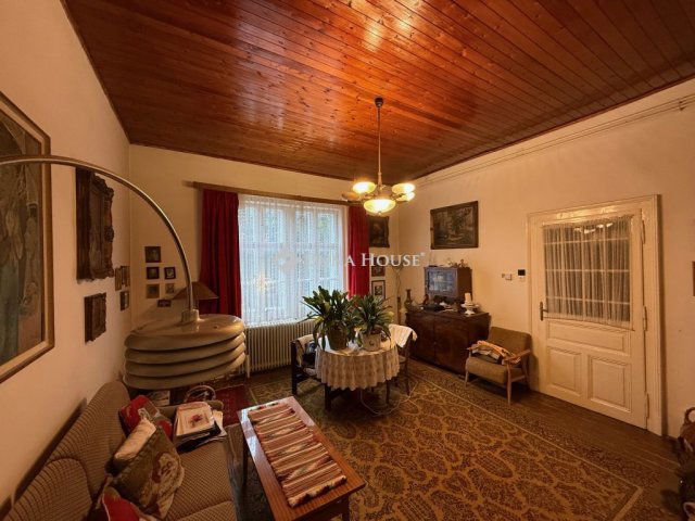 Eladó családi ház, Sopronban, Villa soron 150 M Ft, 3 szobás