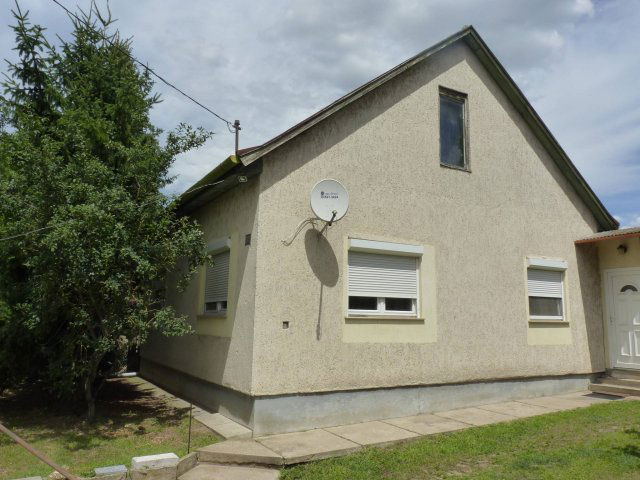 Eladó családi ház, Sződligeten 74.5 M Ft, 1+1 szobás