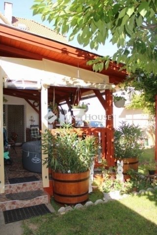 Eladó ikerház, Budapesten, XVI. kerületben 179.9 M Ft, 7 szobás