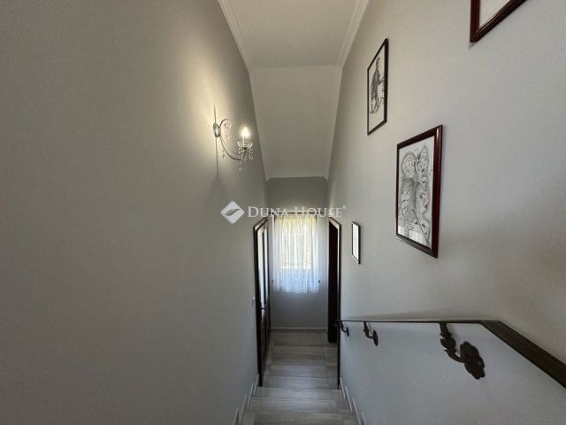 Eladó családi ház, Kecskeméten 224.9 M Ft, 7 szobás