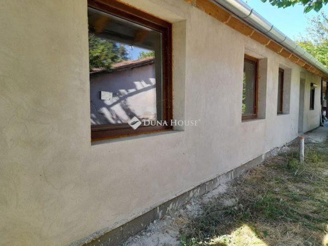 Eladó családi ház, Békéscsabán 25 M Ft, 4 szobás