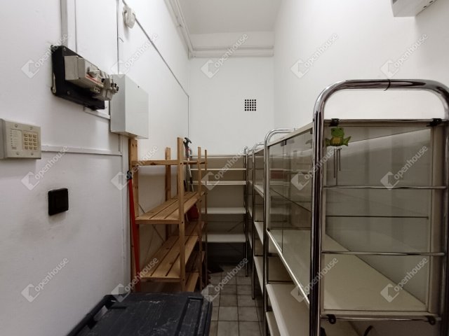 Eladó üzlethelyiség, Sopronban 32.9 M Ft, 1 szobás