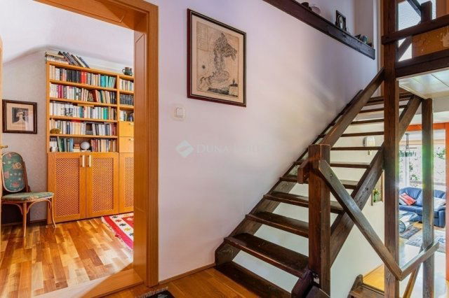 Eladó ikerház, Budapesten, II. kerületben 199 M Ft, 6 szobás