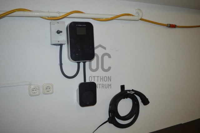 Eladó ikerház, Budapesten, XVIII. kerületben 197 M Ft, 5 szobás