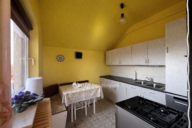 Eladó családi ház, Zalaegerszegen 73.5 M Ft, 4+2 szobás