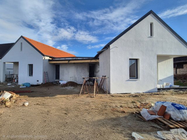 Eladó ikerház, Nagycenken 89.5 M Ft, 4 szobás