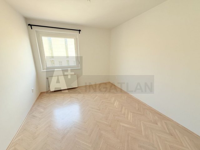 Kiadó iroda, Szegeden 380 E Ft / hó, 4 szobás