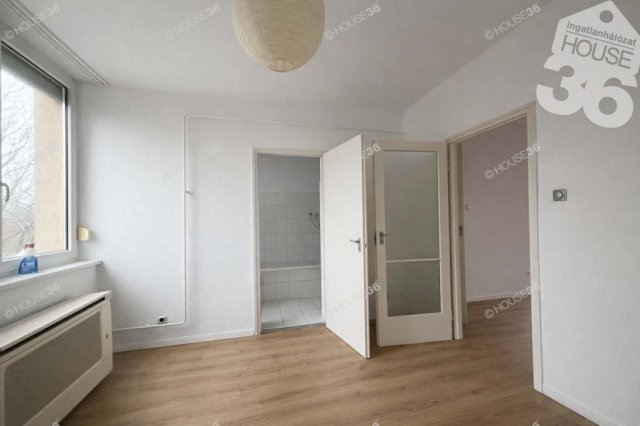 Eladó téglalakás, Kecskeméten 41.9 M Ft, 2 szobás