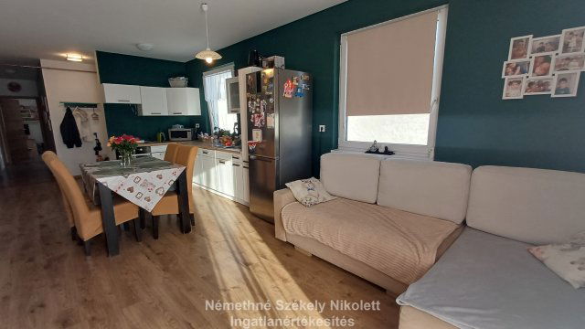 Eladó családi ház, Börcsön 91.9 M Ft, 4 szobás