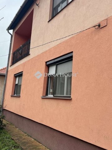 Eladó családi ház, Budapesten, XVIII. kerületben, Fogaras utcában