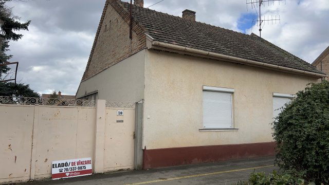 Eladó családi ház, Makón, Szép utcában 46 M Ft, 2+1 szobás