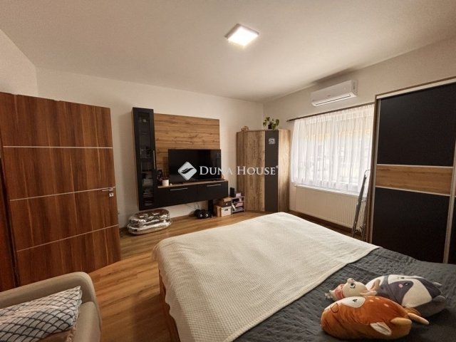 Eladó téglalakás, Budapesten, XIV. kerületben 65 M Ft, 1 szobás