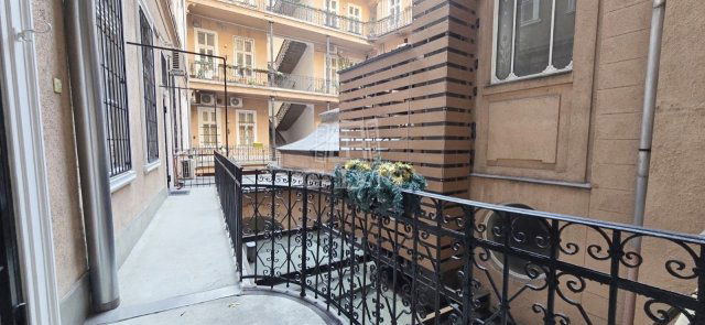 Eladó téglalakás, Budapesten, VIII. kerületben 119.9 M Ft