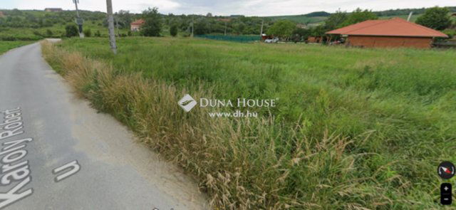 Eladó ikerház, Tinnyén 124.9 M Ft, 4 szobás