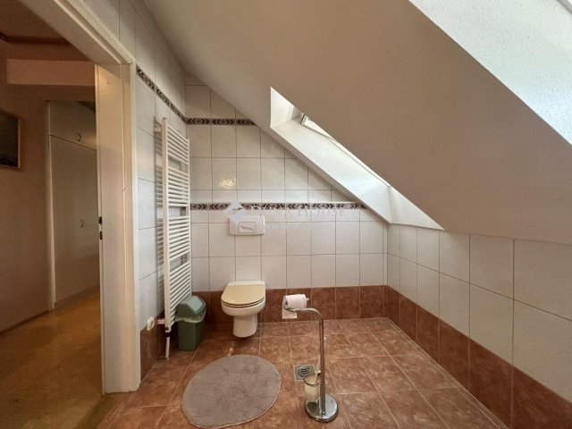 Eladó családi ház, Vecsésen 179.9 M Ft, 2 szobás