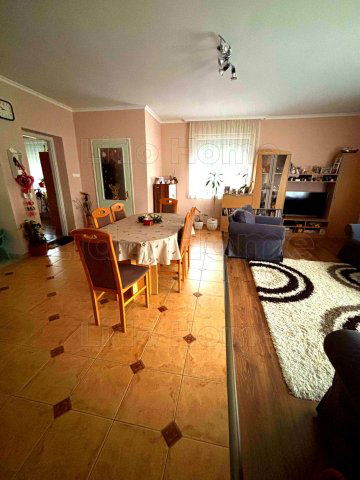 Eladó családi ház, Kónyon 96 M Ft, 5 szobás
