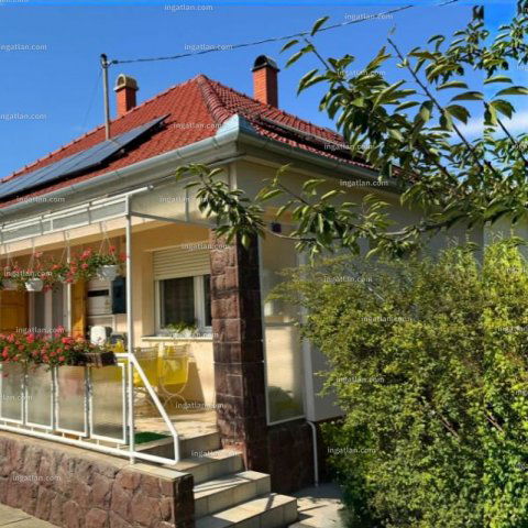 Eladó családi ház, Kunszentmiklóson 89 M Ft, 3+1 szobás