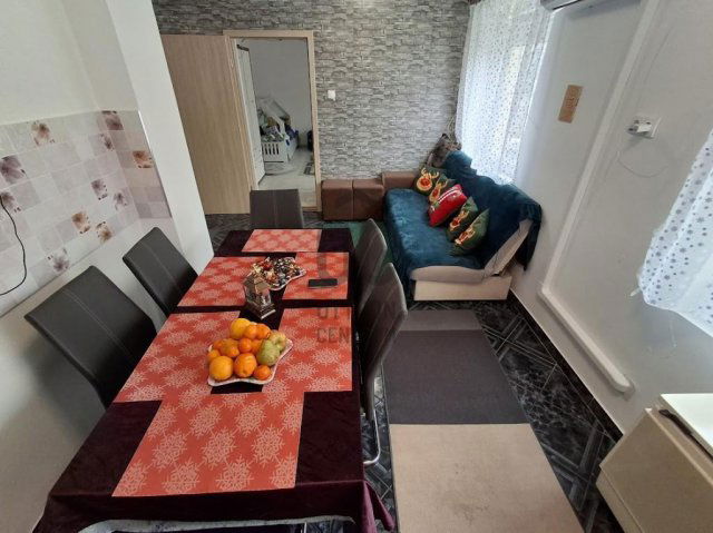 Eladó téglalakás, Cegléden 48 M Ft, 3 szobás