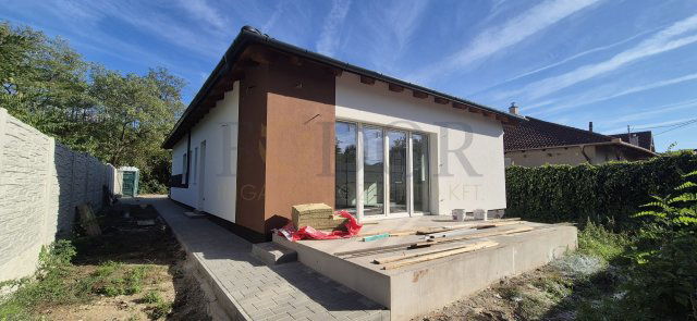 Eladó családi ház, Budapesten, XVIII. kerületben 129.9 M Ft