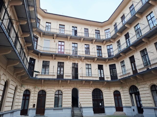 Eladó téglalakás, Budapesten, VIII. kerületben 109.5 M Ft