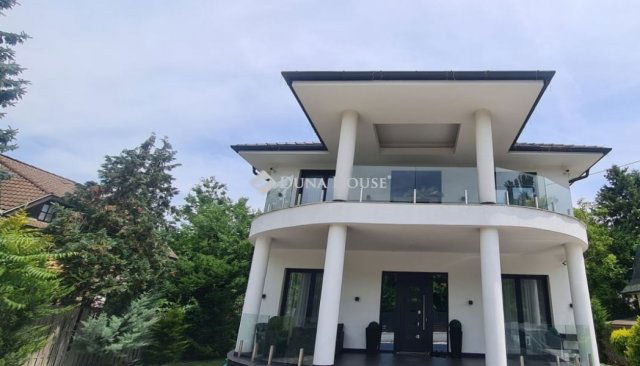 Eladó családi ház, Budapesten, III. kerületben 290 M Ft