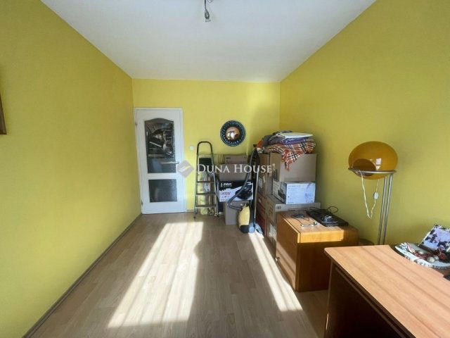 Eladó téglalakás, Szegeden 73.9 M Ft, 3 szobás