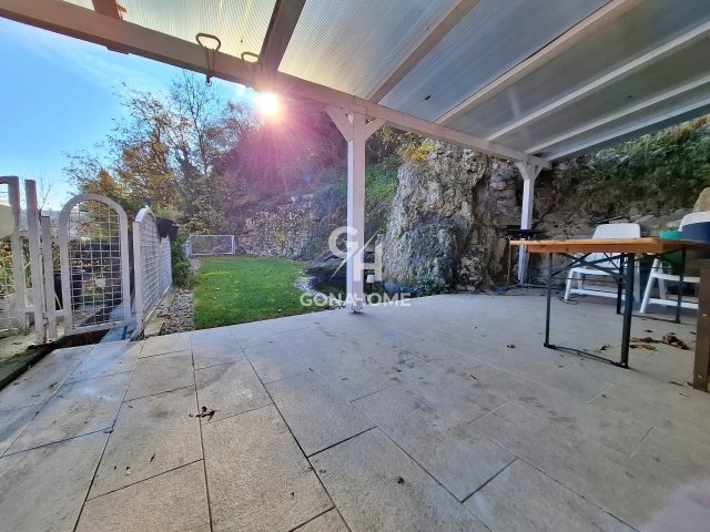 Eladó családi ház, Veszprémben 214.99 M Ft, 5+2 szobás