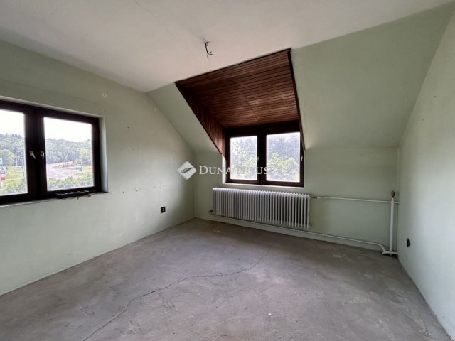 Eladó családi ház, Bakon 45 M Ft, 7 szobás