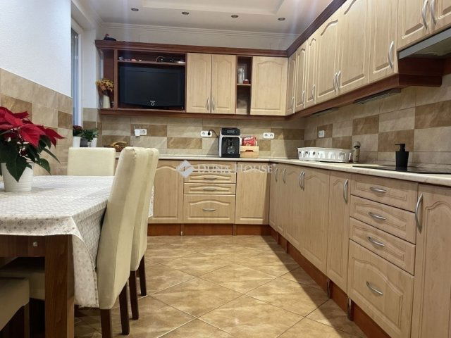 Eladó ikerház, Kecskeméten 139.9 M Ft, 4 szobás