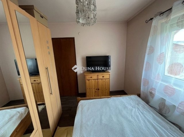 Eladó családi ház, Szigethalmon 119 M Ft, 8 szobás