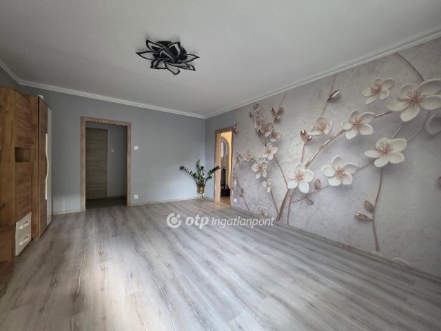 Eladó panellakás, Budapesten, X. kerületben 75.9 M Ft, 1+2 szobás