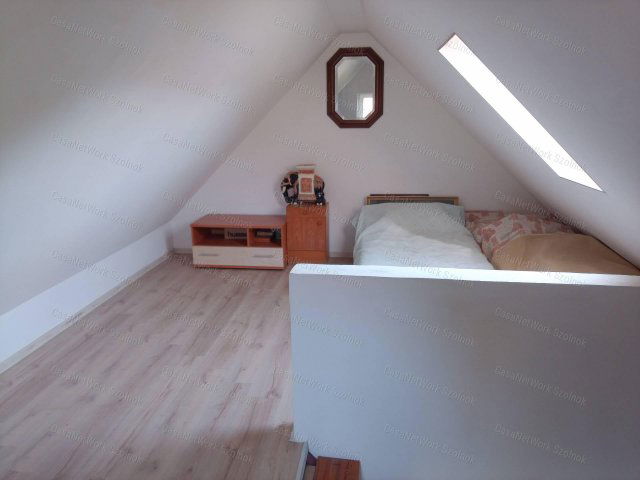 Eladó nyaraló, Szolnokon 23 M Ft, 2 szobás / költözzbe.hu