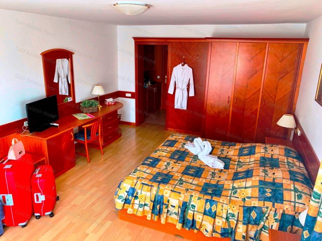 Eladó hotel, Hévízen 598.5 M Ft, 16 szobás