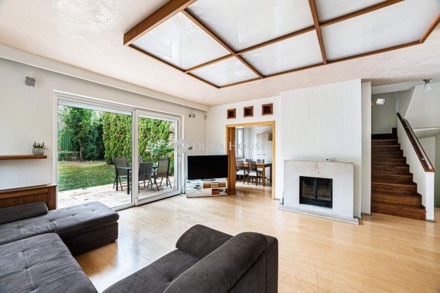 Eladó ikerház, Budapesten, III. kerületben 289.9 M Ft, 4+1 szobás