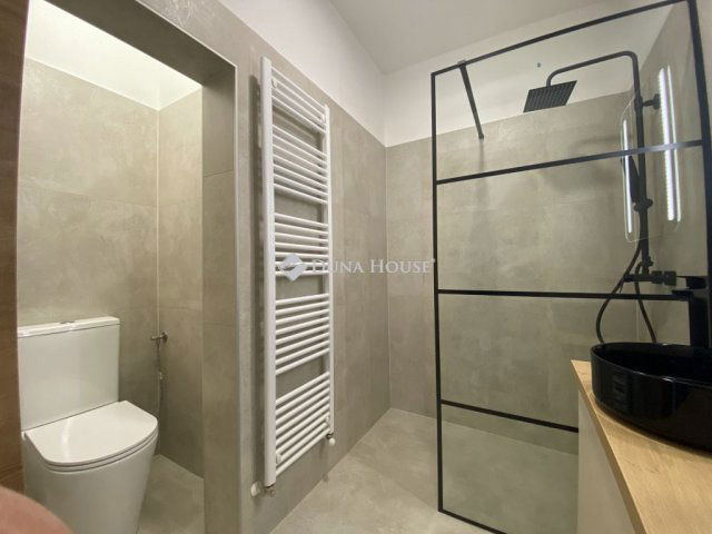 Eladó téglalakás, Pécsett, Flórián utcában 61.9 M Ft