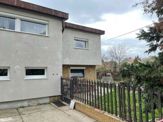 Eladó családi ház, Maglódon 109.99 M Ft, 6 szobás