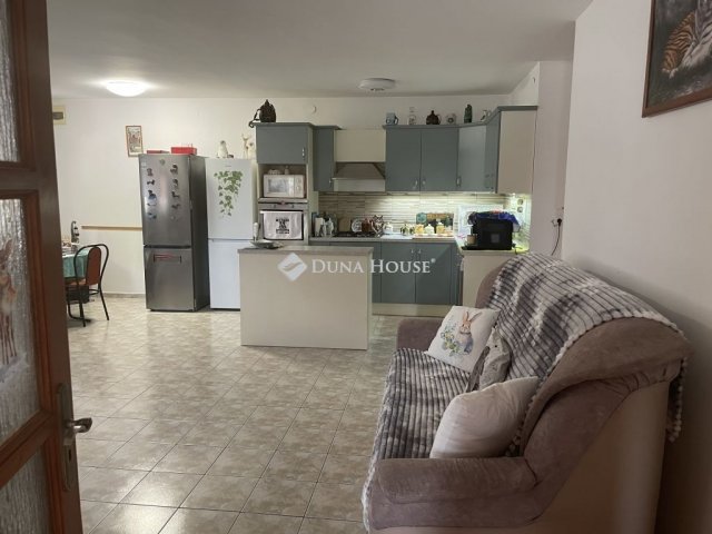 Eladó családi ház, Tápiószelén 89.9 M Ft, 4 szobás