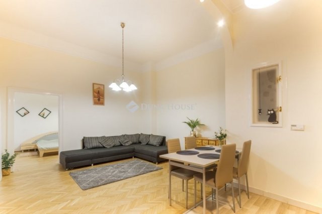 Eladó téglalakás, Budapesten, VII. kerületben 99.9 M Ft