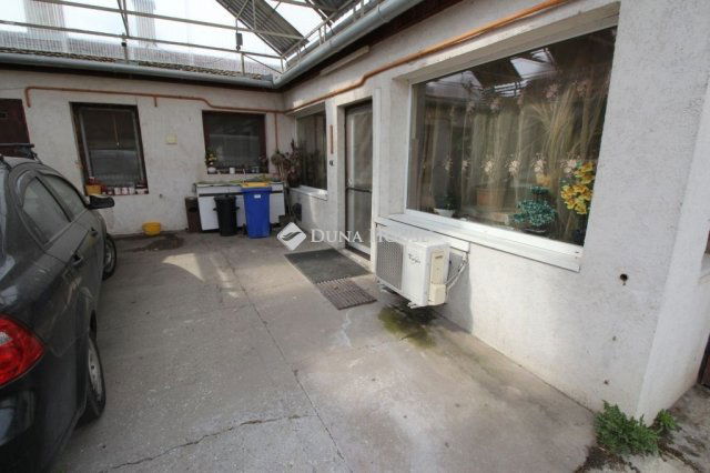 Eladó családi ház, Kecskeméten 27.9 M Ft, 2 szobás