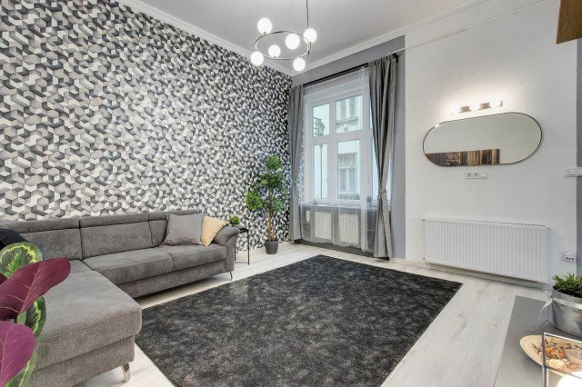 Eladó téglalakás, Budapesten, VI. kerületben 56 M Ft, 1 szobás