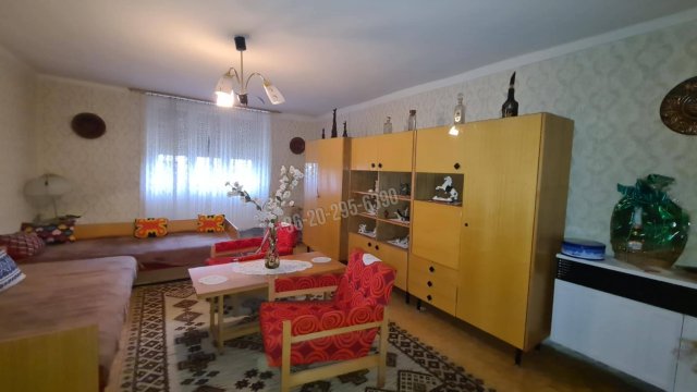 Eladó családi ház, Dunaújvárosban, Petőfi Sándor utcában