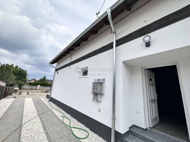 Eladó téglalakás, Dunavarsányban 129.9 M Ft, 8 szobás