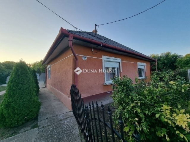 Eladó családi ház, Tóalmáson 36.9 M Ft, 4 szobás