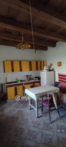 Eladó családi ház, Kispiriten 15.9 M Ft, 4 szobás