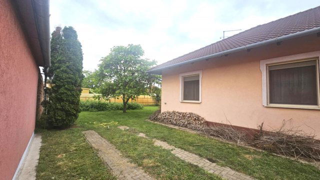 Eladó családi ház, Szolnokon 81.9 M Ft, 3 szobás