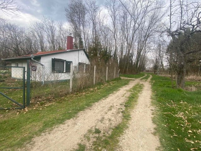 Eladó nyaraló, Csapiban 52.9 M Ft, 2 szobás