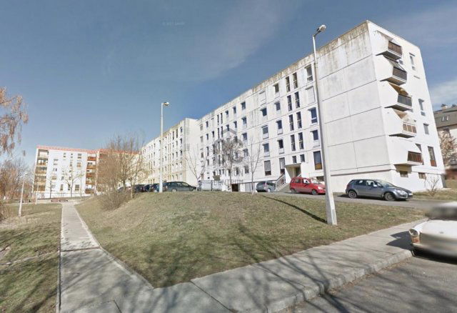 Eladó panellakás, Pécsett 59.35 M Ft, 3 szobás