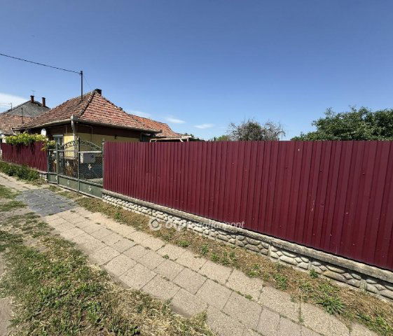Eladó családi ház, Pusztamonostoron 24 M Ft, 2 szobás